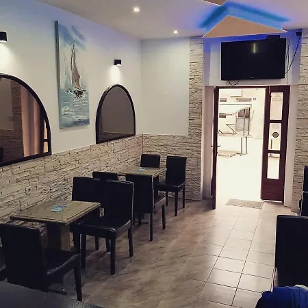 Hostel Obrovac *
