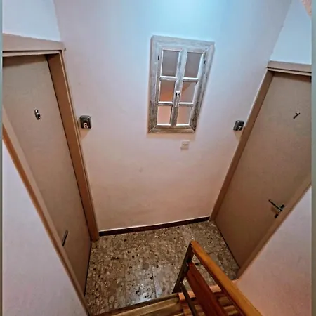 Hostal Hostel Obrovac *