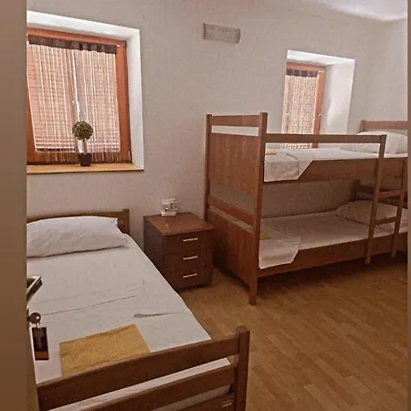 Hostel Obrovac Hostal