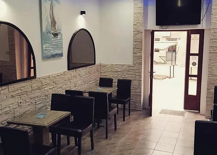 Buffet M Apartments&rooms *